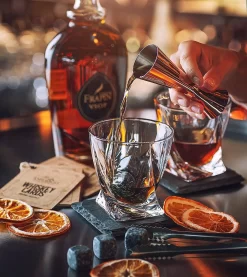 Coffret Cadeau Pierre à Whisky Avec Verres à Whisky - Idées Cadeaux Fête Des Pères - Cadeaux Homme - Glaçons Whisky Réutilisables - Cadeaux Papa - Cadeau Anniversaire Homme - Accessoires Whisky -Fournitures De Cuisine Boutique 1070x1200 2