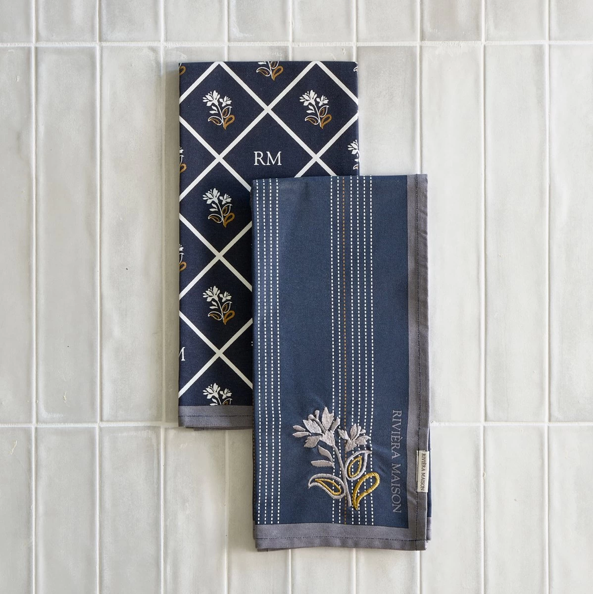 Set De Torchons Riviera Maison - Essuies De Vaisselle Romance D'Amour - Blauw - 2 Pièces 2 Set De Torchons Riviera Maison - Essuies De Vaisselle Romance D'Amour - Blauw - 2 Pièces – Image 2