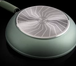 Primecook - Poêle à Frire Avec Couvercle - Ø 32 Cm - Sans PFAS - Induction - Revêtement Antiadhésif Sûr Et Résistant à L'usure 12 Primecook - Poêle à Frire Avec Couvercle - Ø 32 Cm - Sans PFAS - Induction - Revêtement Antiadhésif Sûr Et Résistant à L'usure -Fournitures De Cuisine Boutique 1200x1056