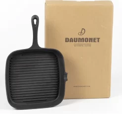 Poêle Gril En Fonte Daumonet - Poêle à Steak - 23,5 Cm - 2 Litres - Émail - Noir - Convient à Toutes Les Sources De Chaleur - Électrique - Gaz - Halogène - Induction - Céramique - Va Au Lave-vaisselle -Fournitures De Cuisine Boutique 1200x1117