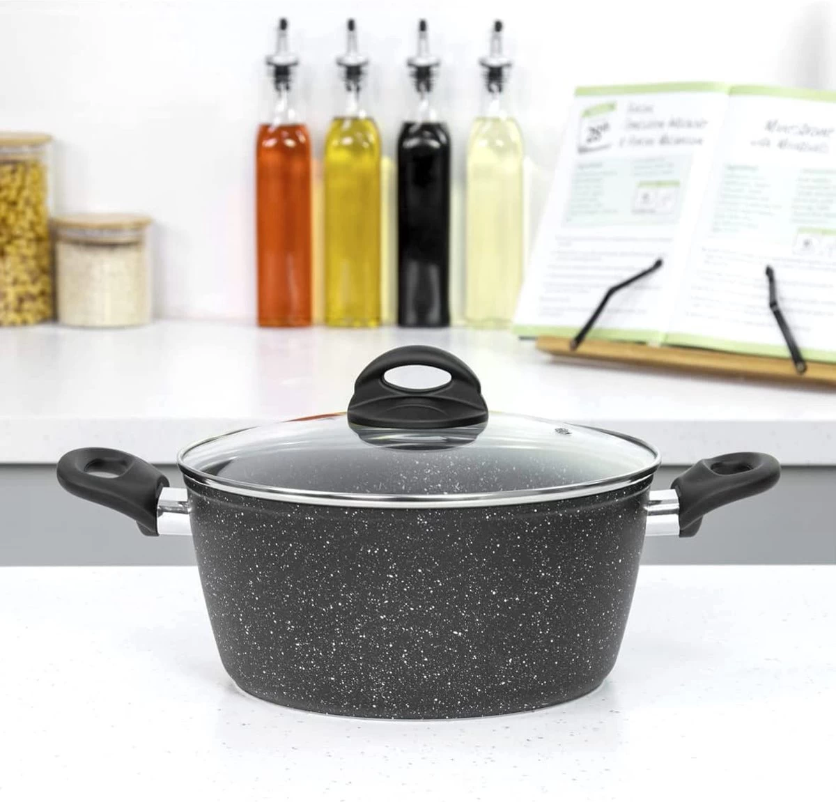 Poêle à Frire Blackmoor Avec Couvercle, 24 Cm, Noir, Antiadhésif Et Résistant Aux Rayures, Cool Froides Au Toucher, Convient Pour Les Cuisinières à Induction, électriques Et à Gaz 5 Poêle à Frire Blackmoor Avec Couvercle, 24 Cm, Noir, Antiadhésif Et Résistant Aux Rayures, Cool Froides Au Toucher, Convient Pour Les Cuisinières à Induction, électriques Et à Gaz – Image 5