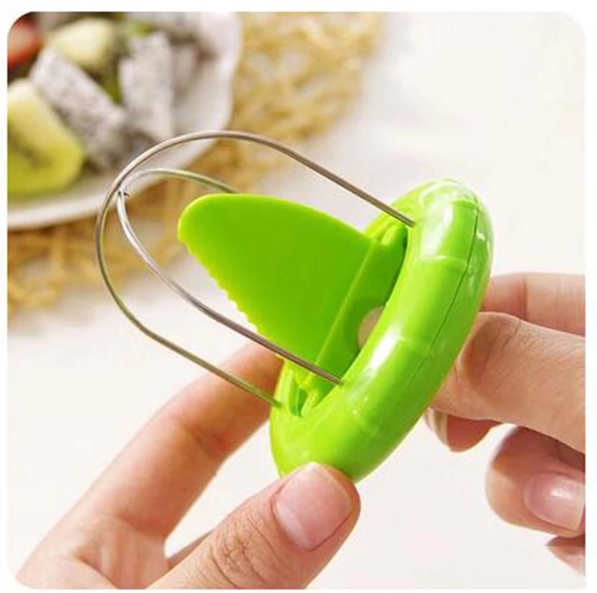 Kiwi Cutter - Kiwi Knife - 2 In 1 - Fruit Creuser Tool - Fruit - Kiwi - Handy Kiwi - Kiwi Peeler - Simple - Cutter - Vert 3 Kiwi Cutter - Kiwi Knife - 2 In 1 - Fruit Creuser Tool - Fruit - Kiwi - Handy Kiwi - Kiwi Peeler - Simple - Cutter - Vert – Image 3