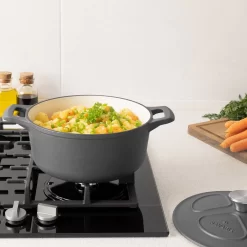 Cocotte En Fonte Navaris Avec Couvercle - Faitout - Poêle émaillée - Convient Pour La Cuisson à Induction, Gaz Et Vitrocéramique - Noir Mat -Fournitures De Cuisine Boutique 1200x1200 1053
