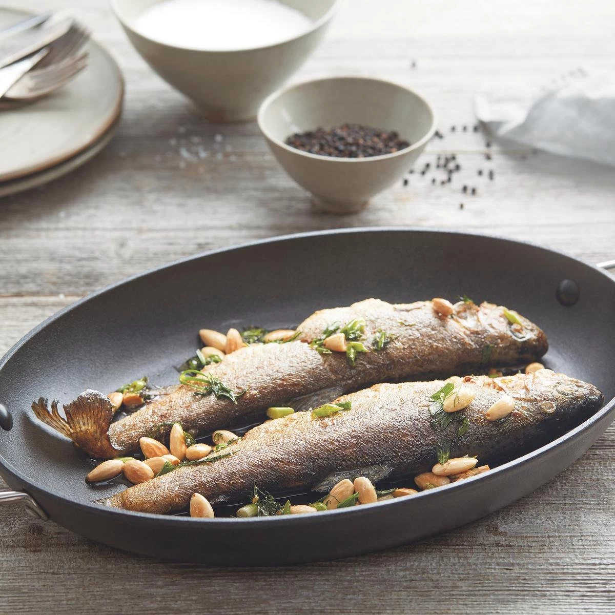 Poêle à Poisson Pan-à-moi Point-Virgule - Fonte Avec Revêtement Excalibur - 38x26cm 3 Poêle à Poisson Pan-à-moi Point-Virgule - Fonte Avec Revêtement Excalibur - 38x26cm – Image 3