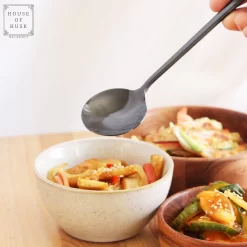 House Of Husk Set De Baguettes Pour 1 Personne - 1 Paire De Baguettes Coréennes En Métal - Y Compris Cuillère Et Support - Acier Inoxydable - Métal - Baguettes - Coréen - Passe Au Lave-vaisselle - Baguettes à Sushi - Nouilles - Zwart -Fournitures De Cuisine Boutique 1200x1200 109