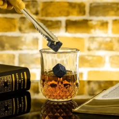 MEEQIAO Coffret Cadeau Pierres Et Verres à Whisky Pour Homme, 8 Pierres à Whisky En Granit + 2 Verres à Whisky En Cristal Et Sac En Velours, Fête Des Pères/Noël/Cadeau D'Anniversaire/Cadeau Pour Papa Père Ami -Fournitures De Cuisine Boutique 1200x1200 1354