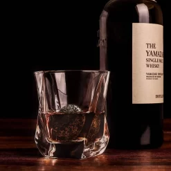 ROCHERS Set De Whisky De Luxe - L' Set Du Connaisseur - Twist Whisky Glas Edition - Pierres De Granit - Cadeau Pour Homme Et Femme -Fournitures De Cuisine Boutique 1200x1200 1360
