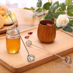 Cuillère à Miel Avec Poignées Incurvées, Louche à Miel, Cuillère à Miel à Long Manche En Acier Inoxydable, Utile Pour Tremper Le Miel, Le Sirop, Remuer Le Café, Les Boissons, Le Lait 10 Cuillère à Miel Avec Poignées Incurvées, Louche à Miel, Cuillère à Miel à Long Manche En Acier Inoxydable, Utile Pour Tremper Le Miel, Le Sirop, Remuer Le Café, Les Boissons, Le Lait -Fournitures De Cuisine Boutique 1200x1200 283