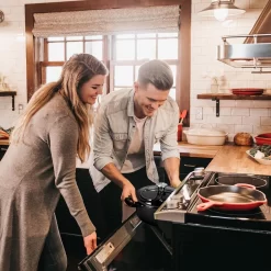 Cocotte En Fonte Navaris Avec Couvercle - Navaris émaillée - Convient à La Cuisson Induction, Gaz Et Vitrocéramique - Zwart -Fournitures De Cuisine Boutique 1200x1200 641