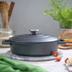 Cocotte Fonte Nuovva Avec Couvercle - 3,9L / 28cm - Revêtement Antiadhésif - Poignées Ergonomiques - Cocotte Passe Au Four - Idéale Pour La Cuisson Classique Cocotte Fonte 29 Cm - Convient à Toutes Les Sources De Chaleur 16 Cocotte Fonte Nuovva Avec Couvercle - 3,9L / 28cm - Revêtement Antiadhésif - Poignées Ergonomiques - Cocotte Passe Au Four - Idéale Pour La Cuisson Classique Cocotte Fonte 29 Cm - Convient à Toutes Les Sources De Chaleur -Fournitures De Cuisine Boutique 1200x1200 732