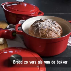 Poêle En Fonte Daumonet - Cocotte Rond - Ø 26 Cm - 5,4 Litres - Émail - Convient à Toutes Les Sources De Chaleur - Electrique - Gaz - Halogène - Induction - Céramique - Va Au Lave-vaisselle - Rouge Cérise -Fournitures De Cuisine Boutique 1200x1200 744