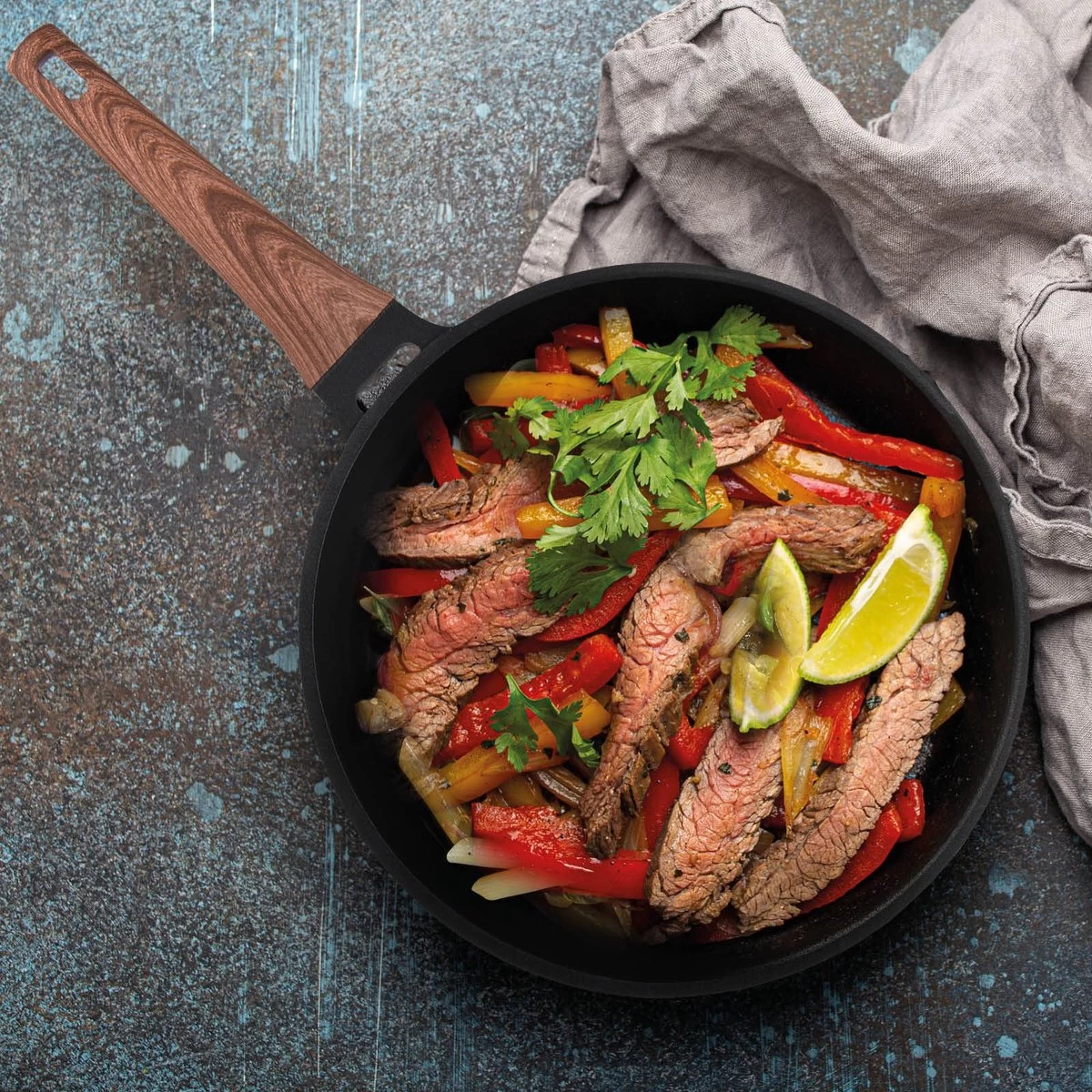 Rosmarino Black Line - Poêle - Ø20cm - 100% Sans PFAS & PFOA - Fonte D'aluminium - Revêtement Minéral Antiadhésif - Poignée Ergonomique - Convient à Tous Feux & Lave-vaisselle 9 Rosmarino Black Line - Poêle - Ø20cm - 100% Sans PFAS & PFOA - Fonte D'aluminium - Revêtement Minéral Antiadhésif - Poignée Ergonomique - Convient à Tous Feux & Lave-vaisselle – Image 9