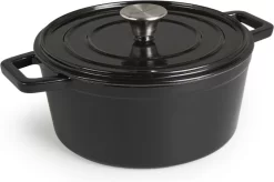 Magnani Cocotte En Fonte - Poêle à Mijoter Ronde - Marmite Émaillée - Avec Couvercle Et Anses - Zwart - Antiadhésif - ⌀ 24 X 10,5 Cm 15 Magnani Cocotte En Fonte - Poêle à Mijoter Ronde - Marmite Émaillée - Avec Couvercle Et Anses - Zwart - Antiadhésif - ⌀ 24 X 10,5 Cm -Fournitures De Cuisine Boutique 1200x796 1