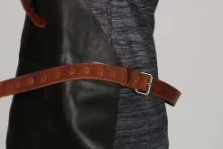 Sorprese Premium – Tablier Bbq – Brun-noir Diamant – Tablier Bbq Homme – 100% Cuir Premium – Y Compris Ouvre-bouteille - Tablier Bbq Cuir Homme 21 Sorprese Premium – Tablier Bbq – Brun-noir Diamant – Tablier Bbq Homme – 100% Cuir Premium – Y Compris Ouvre-bouteille - Tablier Bbq Cuir Homme -Fournitures De Cuisine Boutique 1200x800 155