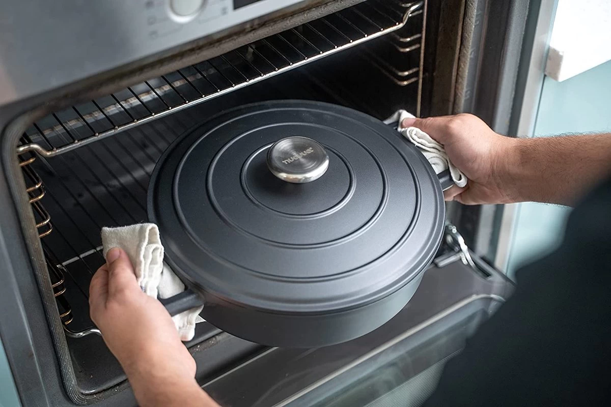 Cocotte Fonte Nuovva Avec Couvercle - 3,9L / 28cm - Revêtement Antiadhésif - Poignées Ergonomiques - Cocotte Passe Au Four - Idéale Pour La Cuisson Classique Cocotte Fonte 29 Cm - Convient à Toutes Les Sources De Chaleur 5 Cocotte Fonte Nuovva Avec Couvercle - 3,9L / 28cm - Revêtement Antiadhésif - Poignées Ergonomiques - Cocotte Passe Au Four - Idéale Pour La Cuisson Classique Cocotte Fonte 29 Cm - Convient à Toutes Les Sources De Chaleur – Image 5