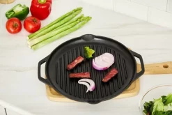 Buccan - Zwart Buccan - Hamersley - Ensemble De Casseroles En Fonte - Plaque De Cuisson - Zwart 37x34x2.85 Cm (poignées Comprises) Diamètre 32 Cm 10 Buccan - Zwart Buccan - Hamersley - Ensemble De Casseroles En Fonte - Plaque De Cuisson - Zwart 37x34x2.85 Cm (poignées Comprises) Diamètre 32 Cm -Fournitures De Cuisine Boutique 1200x800 64