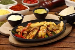 Tortillada - Pan à Fajitas En Fonte De 10 Pouces / Set De Poêles à Griller Pour Pan - Avec Plateau En Bois + 2 Bols à Tremper En Céramique 7 Tortillada - Pan à Fajitas En Fonte De 10 Pouces / Set De Poêles à Griller Pour Pan - Avec Plateau En Bois + 2 Bols à Tremper En Céramique -Fournitures De Cuisine Boutique 1200x802 1
