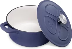 Cocotte En Fonte Navaris Avec Couvercle - Faitout - Poêle émaillée - Convient Pour La Cuisson à Induction, Gaz Et Vitrocéramique - Bleu Mat -Fournitures De Cuisine Boutique 1200x824 2