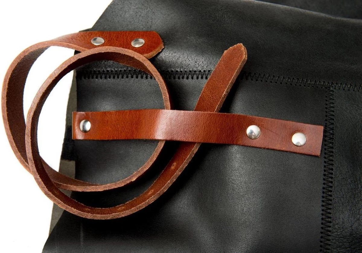 Sorprese Premium – Tablier Bbq – Brun-noir Diamant – Tablier Bbq Homme – 100% Cuir Premium – Y Compris Ouvre-bouteille - Tablier Bbq Cuir Homme 13 Sorprese Premium – Tablier Bbq – Brun-noir Diamant – Tablier Bbq Homme – 100% Cuir Premium – Y Compris Ouvre-bouteille - Tablier Bbq Cuir Homme – Image 13