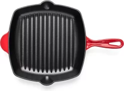 Rosmarino - Poêle En Fonte - Rouge - Ø27cm - Poêle à Griller - 100% Sans PFAS & PFOA - Émail - Convient à Toutes Les Sources De Chaleur 8 Rosmarino - Poêle En Fonte - Rouge - Ø27cm - Poêle à Griller - 100% Sans PFAS & PFOA - Émail - Convient à Toutes Les Sources De Chaleur -Fournitures De Cuisine Boutique 1200x878