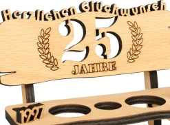 Brynnberg Schnapsbank Mit Jahreszahl - Holz Lorbeerkranz Mit Zahl Engraving - Gift Zum 25 Hochzeitstag Couple Anniversary - Geburtstag Und Pärchen Gift Idea - Schnapsgläser Latte Mit 2 Gläsern -Fournitures De Cuisine Boutique 1200x884 2