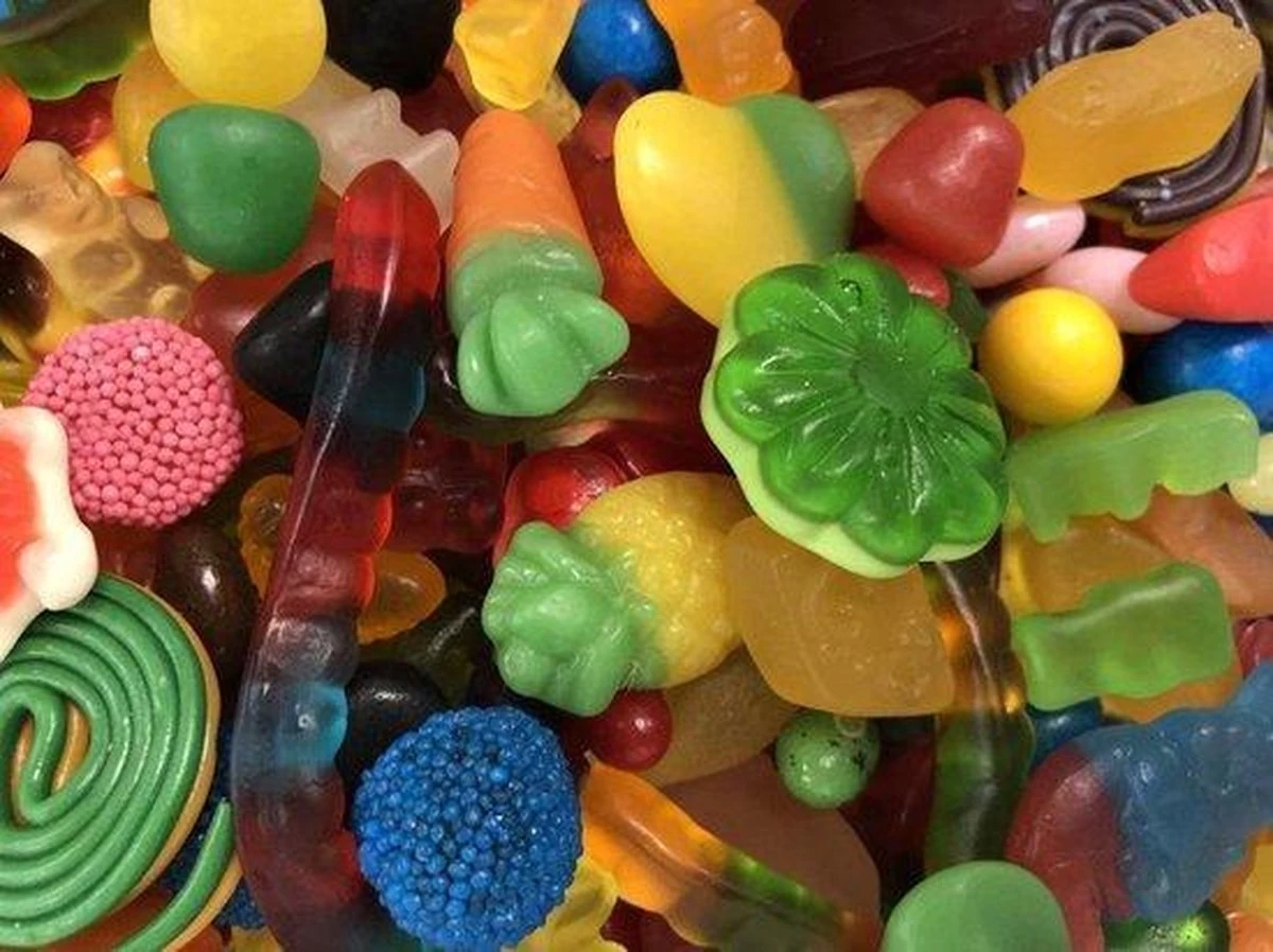Anniversaire - Chope à Bière - 40 Ans - Rempli De Bonbons Mélangés - Dans Une Boîte Cadeau Avec Ruban Coloré 2 Anniversaire - Chope à Bière - 40 Ans - Rempli De Bonbons Mélangés - Dans Une Boîte Cadeau Avec Ruban Coloré – Image 2