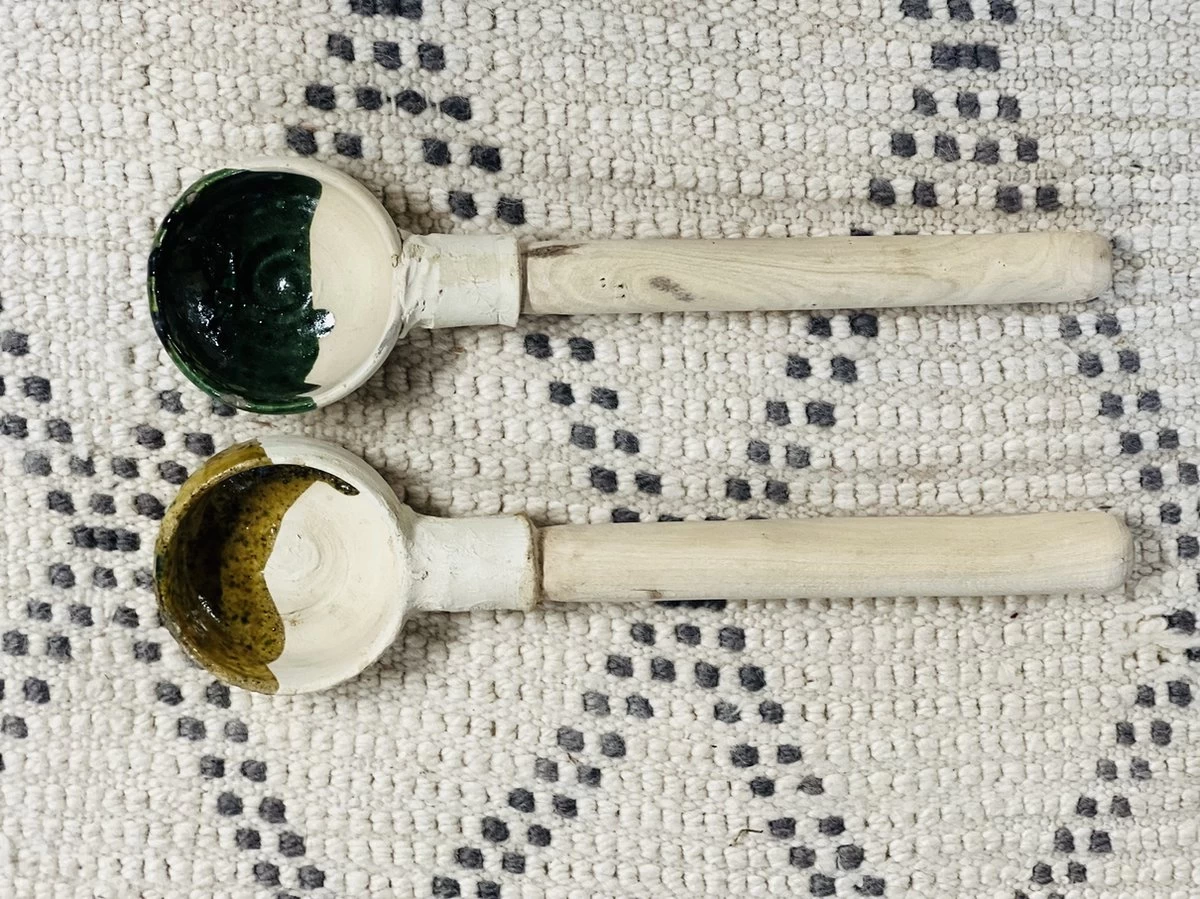 Cuillère De Service Tamegroute Marocaine | Cuillère Faite à La Main | Cuillère En Bois D'acacia | Jaune Moutarde Semi-émaillé | Décoratif | Garden Marocain 2 Cuillère De Service Tamegroute Marocaine | Cuillère Faite à La Main | Cuillère En Bois D'acacia | Jaune Moutarde Semi-émaillé | Décoratif | Garden Marocain – Image 2