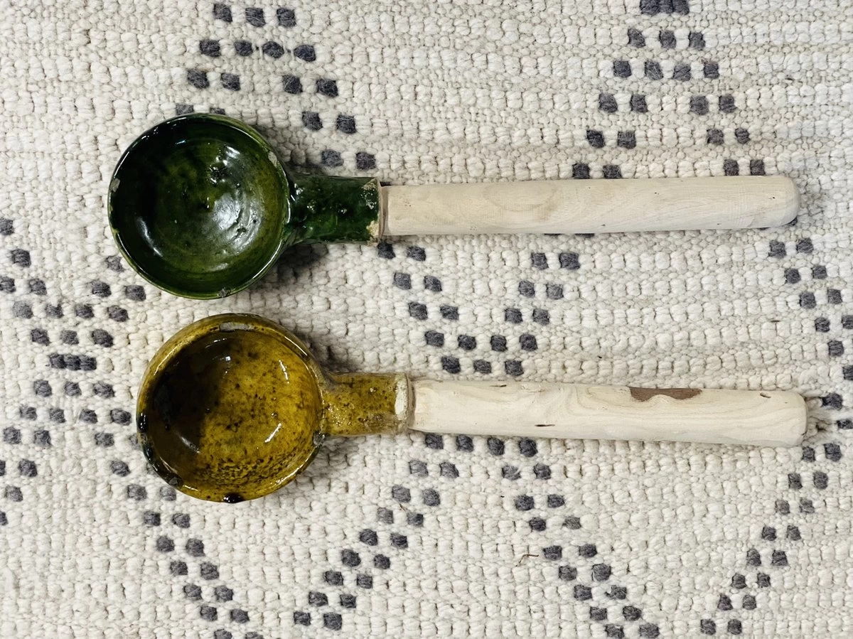 Cuillère De Service Tamegroute Marocaine | Cuillère Faite à La Main | Cuillère En Bois D'acacia | Jaune Moutarde émaillé | Décoratif | Garden Marocain 7 Cuillère De Service Tamegroute Marocaine | Cuillère Faite à La Main | Cuillère En Bois D'acacia | Jaune Moutarde émaillé | Décoratif | Garden Marocain – Image 7