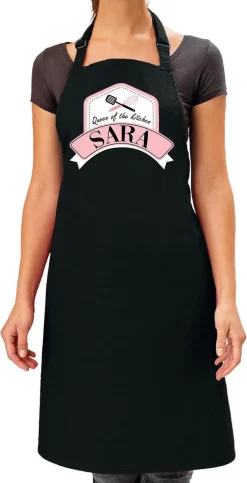 Cadeau Prénom Sara - Reine De La Cuisine Tablier De Cuisine / Tablier Barbecue Noir - Dames / Femmes - Cadeau Fête Des Mères / Anniversaire