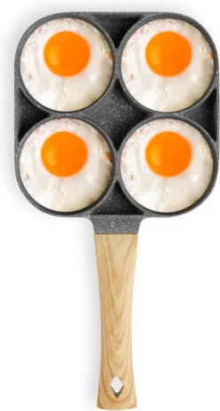 Magnani - Moule à Oeufs - 4 Plaques De Cuisson De ⌀ 8 Cm - Pour Plaques De Cuisson Gaz Et électriques - Aluminium - Manche Bois - 38 X 18,7 X 2 Cm -Fournitures De Cuisine Boutique 643x1200