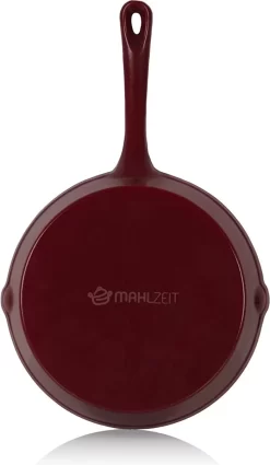 Mahlzeit Casserole En Fonte émaillée | Ø 24 Cm | Cerise Foncée | Poêle à Frire En Fonte Avec Deux Becs Verseurs | Poêle En Fonte, émaillée, Poêle à Steak, Poêle En Fonte, émaillée -Fournitures De Cuisine Boutique 698x1200