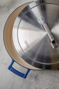 Saveur Selects Voyage Series - Poêlon - 30cm - Avec Couvercle Léger Double Paroi - Blauw Classique - Convient Pour Induction - Sans PFAS - Garantie à Vie 11 Saveur Selects Voyage Series - Poêlon - 30cm - Avec Couvercle Léger Double Paroi - Blauw Classique - Convient Pour Induction - Sans PFAS - Garantie à Vie -Fournitures De Cuisine Boutique 800x1200 8