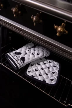 Clayre & Eef Kind Pot Manique 16*16 Cm Wit, Zwart 100% Katoen Carré Hartjes/Oiseaux Drain Pot Holder Drain Aid -Fournitures De Cuisine Boutique 801x1200 29