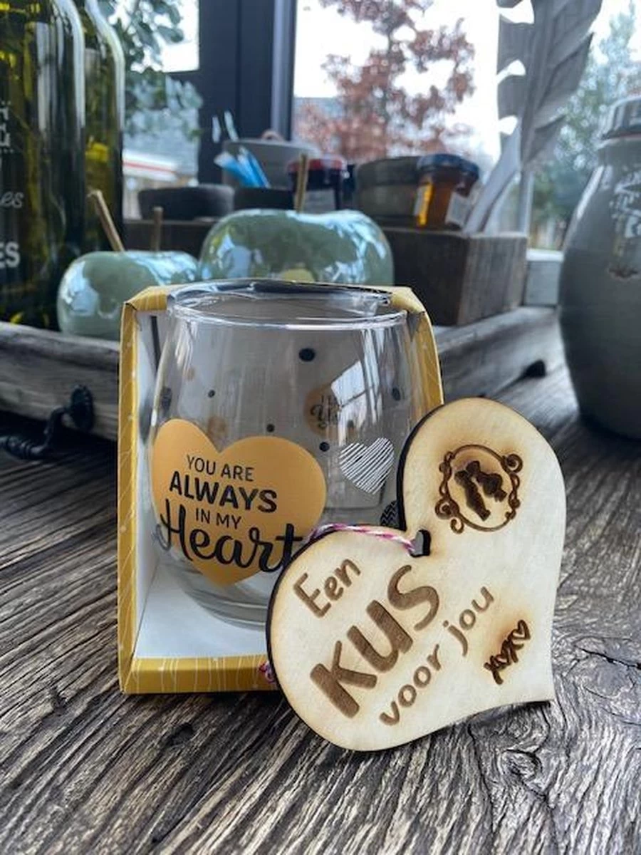 Paquet Cadeau; Water- Verre à Vin Heart You Are Always .. / Pendentif En Bois Coeur Un Baiser .. / Amour / Saint Valentin / Amitié / Fête Des Pères / Fête Des Mères / Anniversaire / Cadeau 1 Paquet Cadeau; Water- Verre à Vin Heart You Are Always .. / Pendentif En Bois Coeur Un Baiser .. / Amour / Saint Valentin / Amitié / Fête Des Pères / Fête Des Mères / Anniversaire / Cadeau