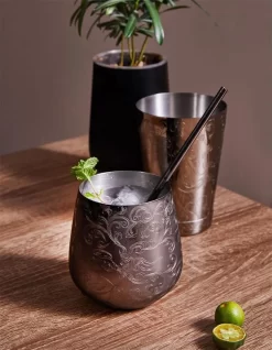 Sky Fish Verres à Vin En Acier Inoxydable – Etch Lot De 4 Gobelets à Cocktail Sans Pied, Tasses à Vin Noir, Lavage à La Main Uniquement. -Fournitures De Cuisine Boutique 931x1200 1