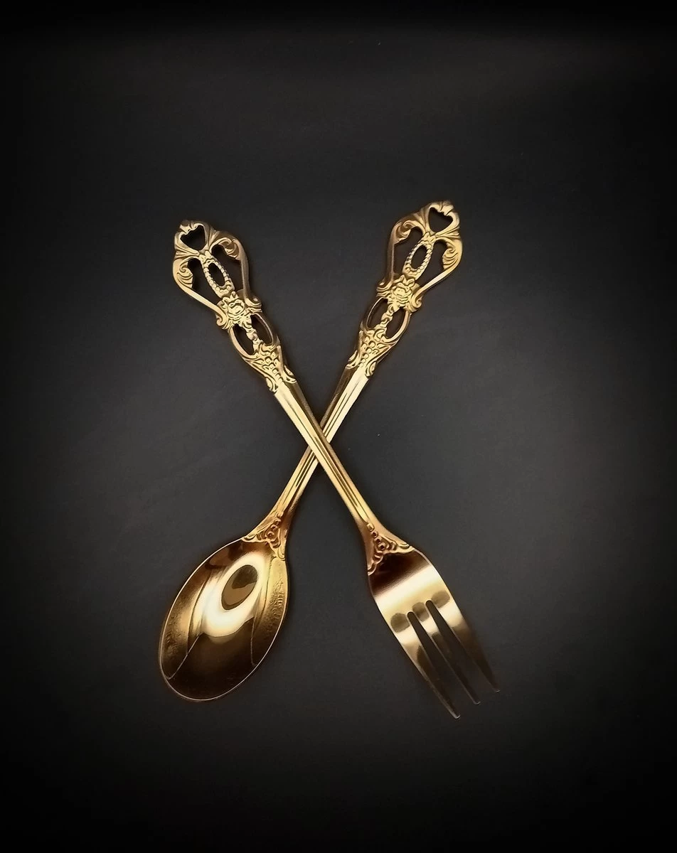 Cuillères à Dessert Joy Spoons | Set De Fourchette Et Cuillère Mignonnes Et Fonctionnelles En Or | Boite Bleue 3 Cuillères à Dessert Joy Spoons | Set De Fourchette Et Cuillère Mignonnes Et Fonctionnelles En Or | Boite Bleue – Image 3